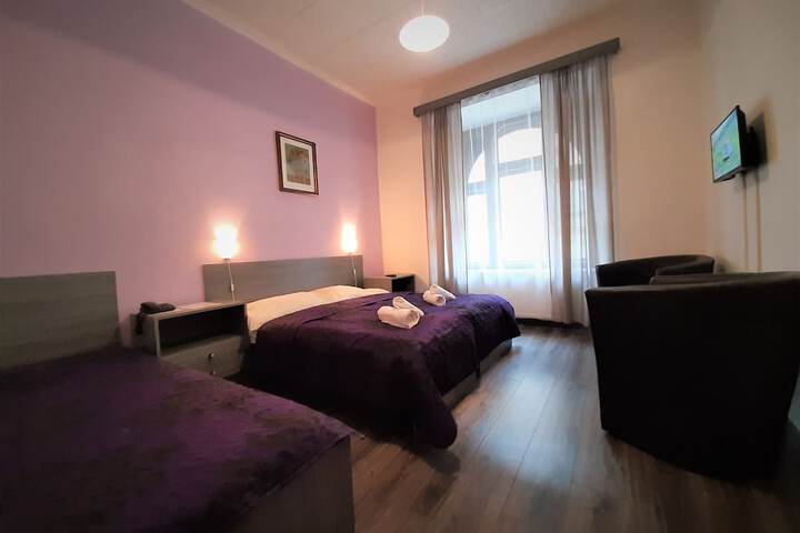 Room 15 of 33