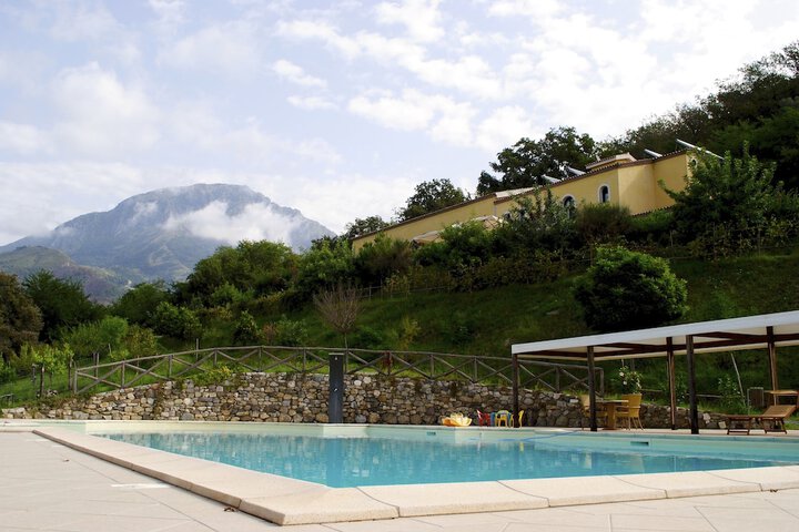 Pool 19 of 39