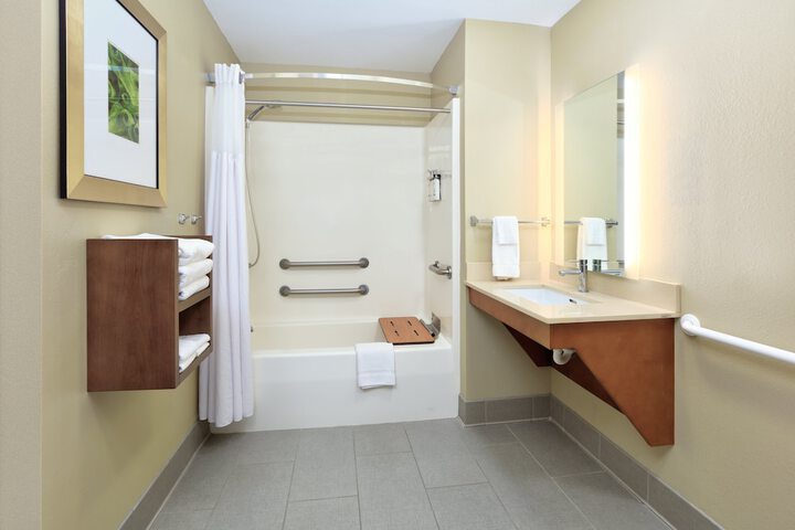 1 Bedroom Suite Mobility Accessible Roll in Shower (28 of 30)