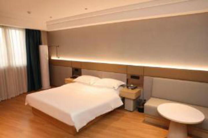 Room 19 of 21
