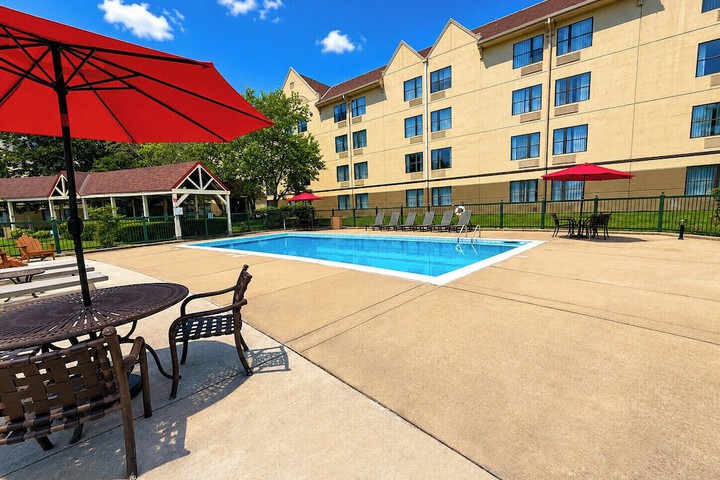 Hotel Pool
