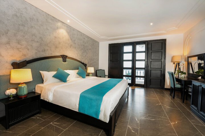 Room 4 of 62