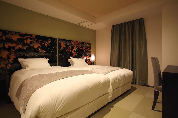 Room 18 of 53