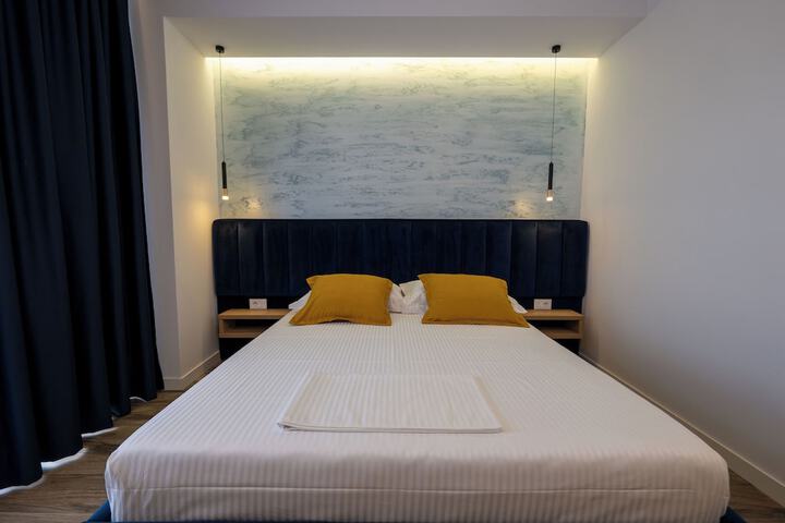 Room 8 of 61