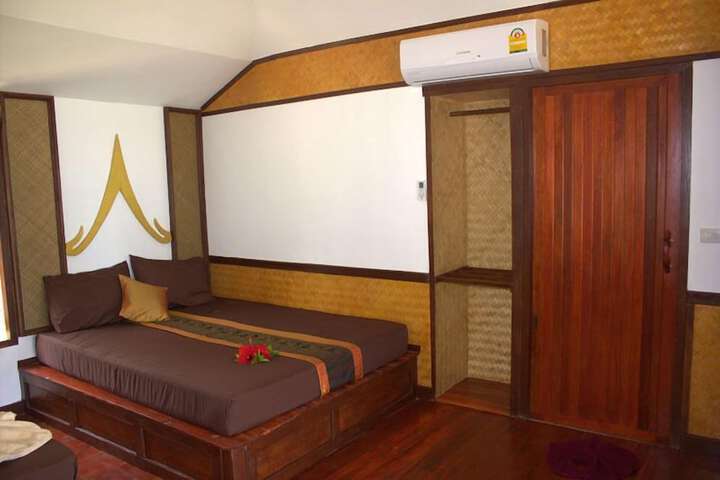 Room 10 of 50