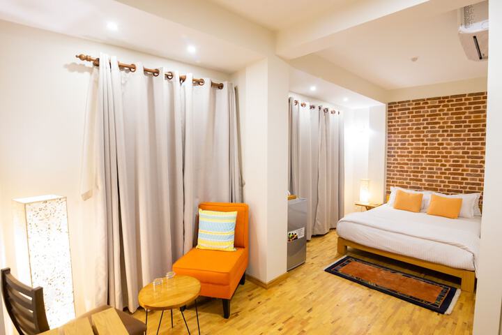Room 8 of 17