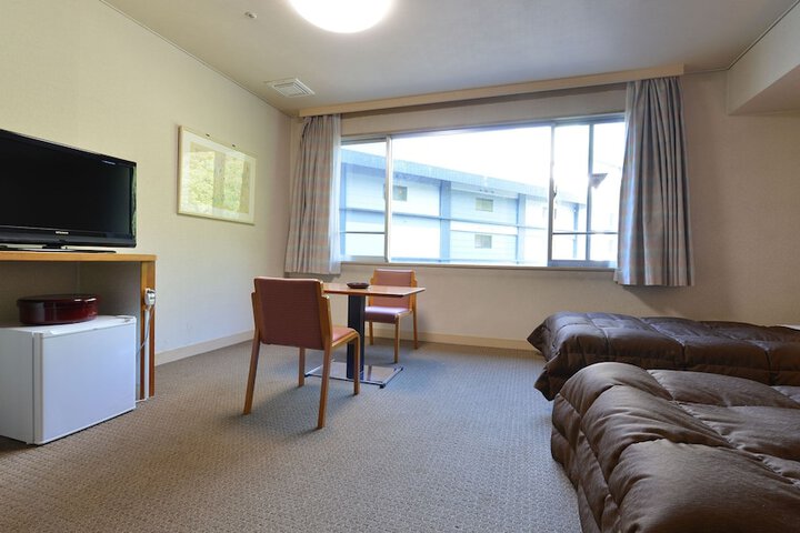 Room 16 of 66