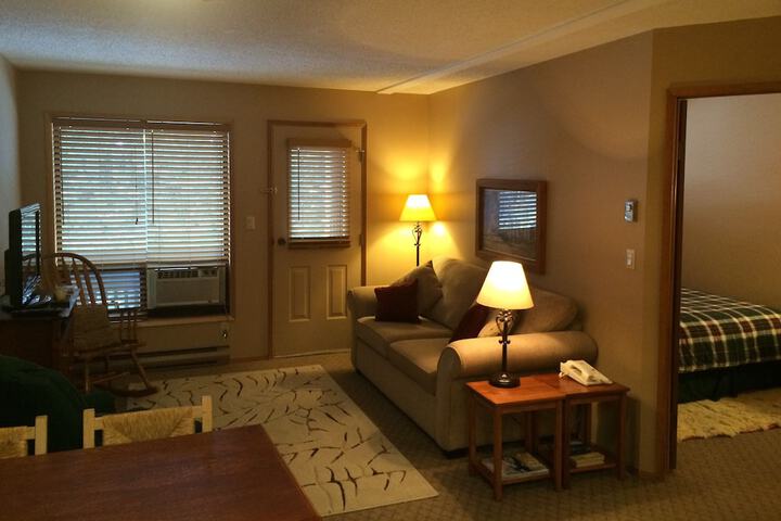 Room 52 of 102