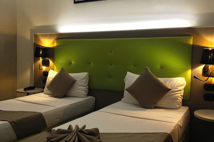 Room 37 of 71