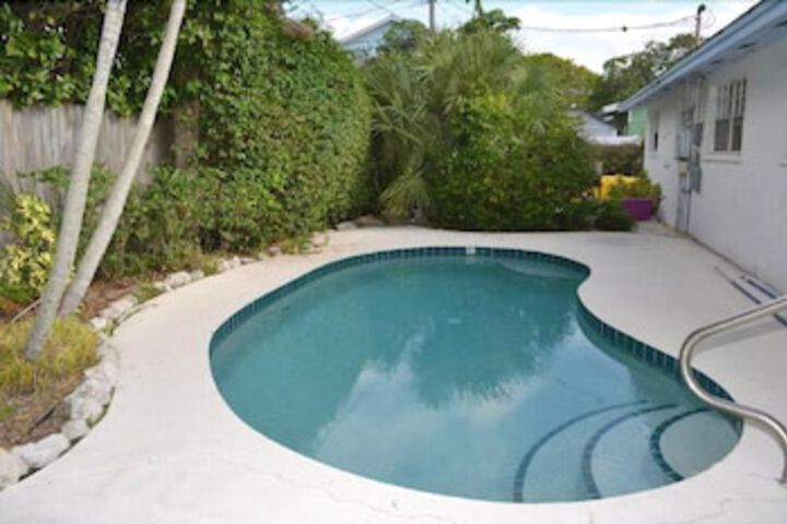 Pool 30 of 36