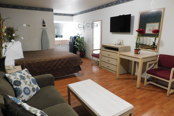 Room 10 of 17