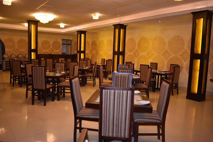 Dining 13 of 14