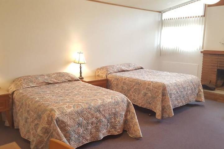Room 7 of 24