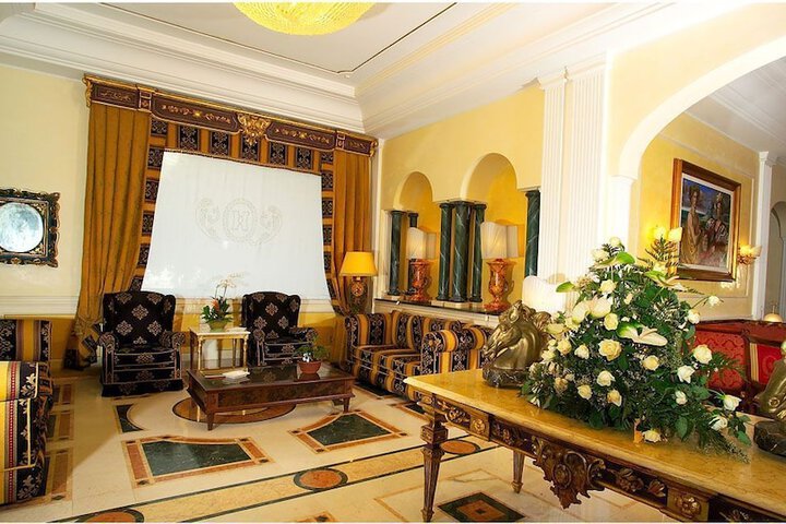 Guest Lobby
