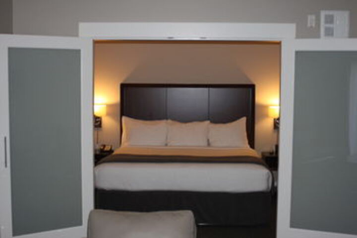 Room 33 of 38