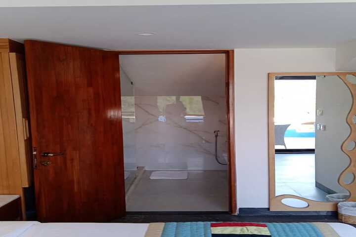 Room 26 of 123