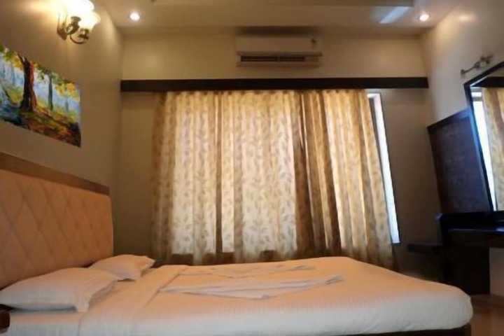 Room 35 of 64