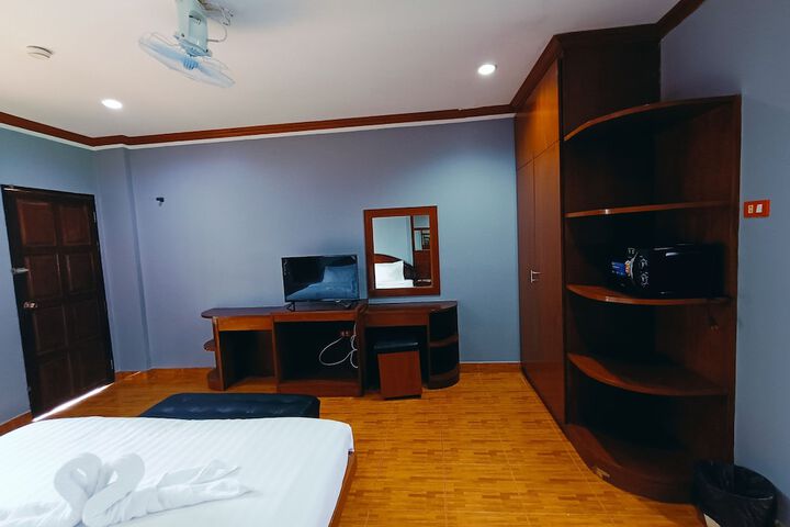 Room 11 of 78