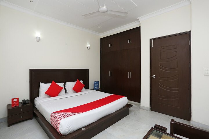 Room 18 of 26