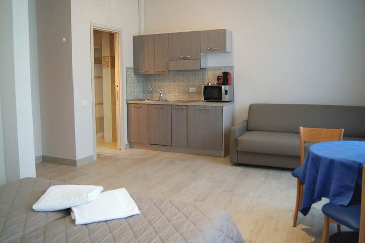 Room 17 of 33