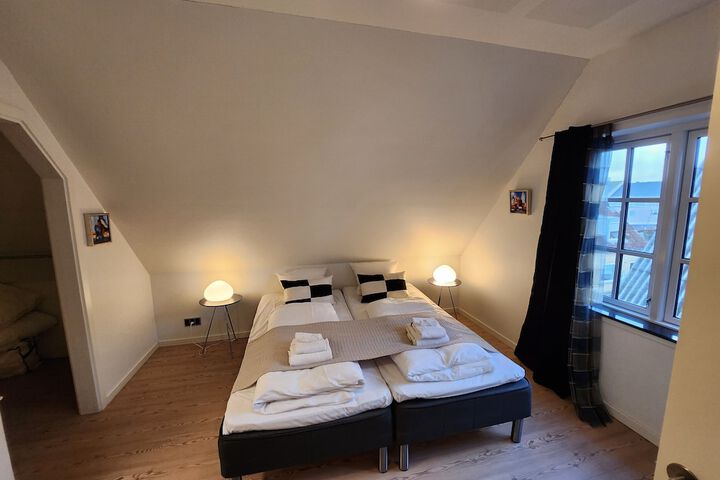 Room 30 of 83