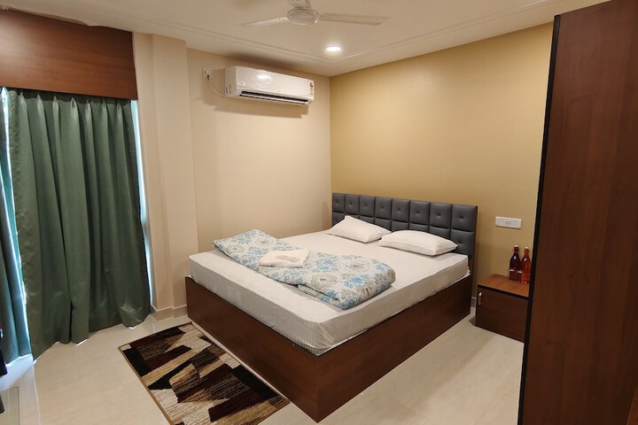 Room 19 of 28