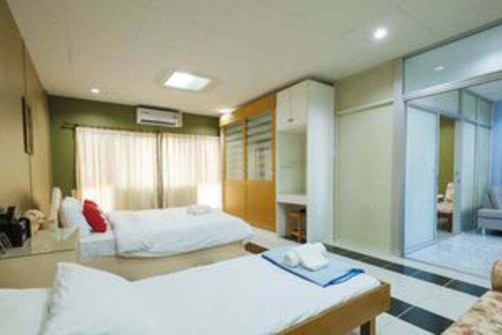 Room 10 of 31