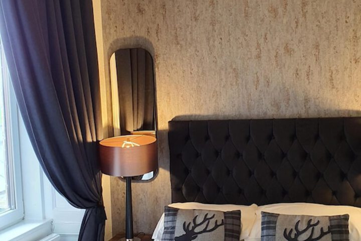 Room 11 of 20