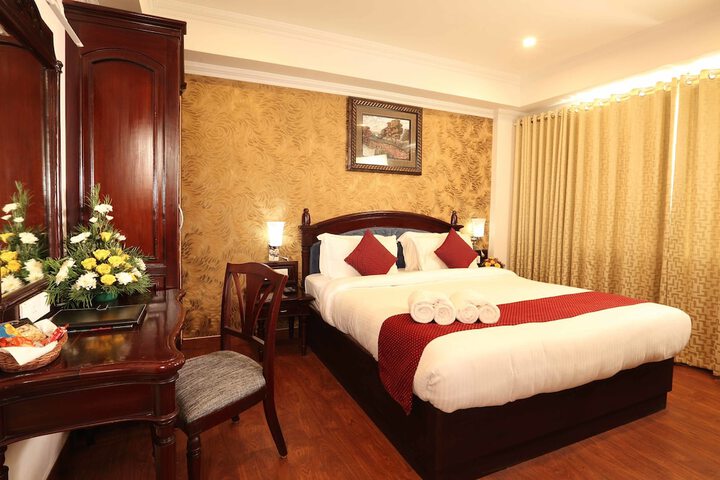 Room 8 of 24