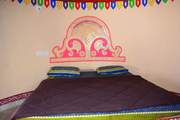 Room 11 of 34