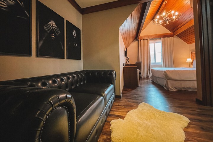 Room 16 of 107