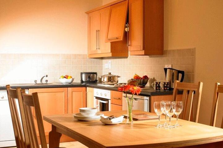 GOLDENS COVE APARTMENTS AT SNEEM HOTEL