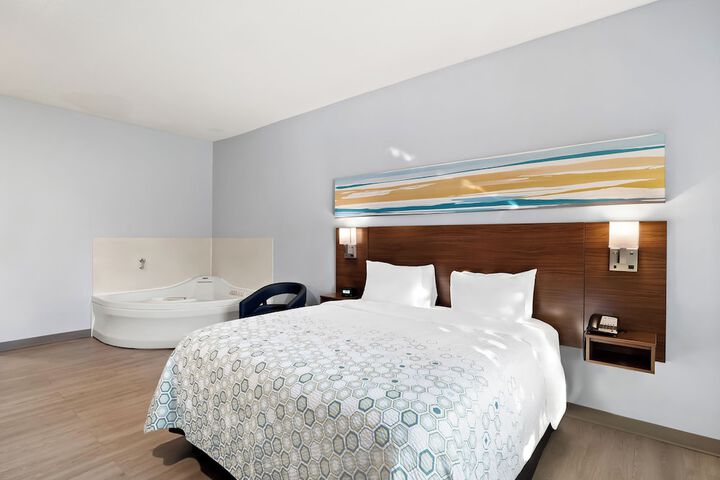 Studio 2 Queen Beds (2 of 13)