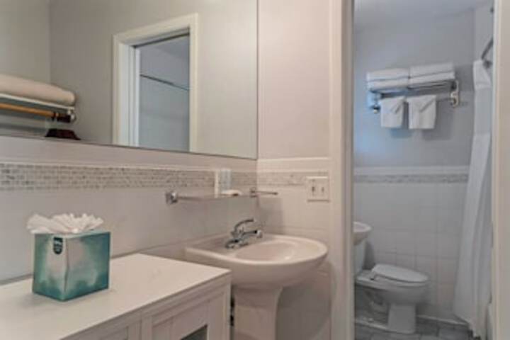 Room 409 of 549