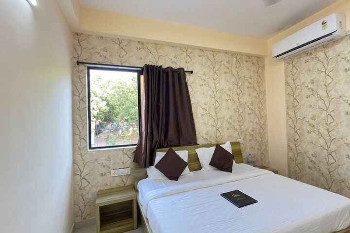 Room 9 of 21