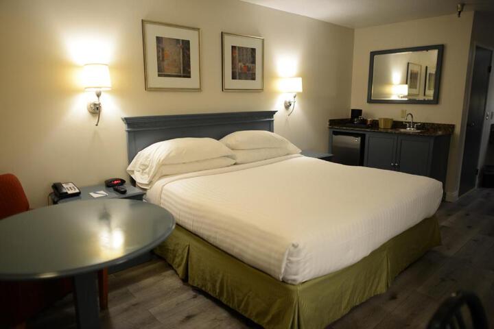 Standard | King Bed (8 of 12)