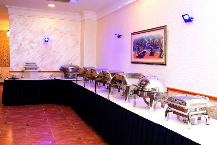 Dining 52 of 99