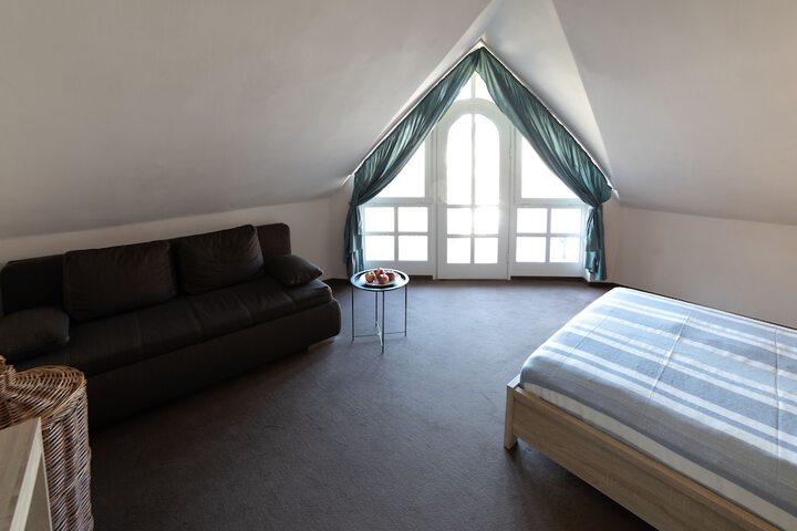 Room 15 of 86