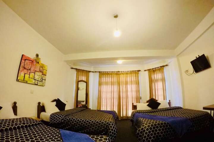 Room 6 of 119
