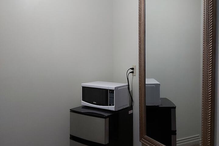 Room 48 of 76