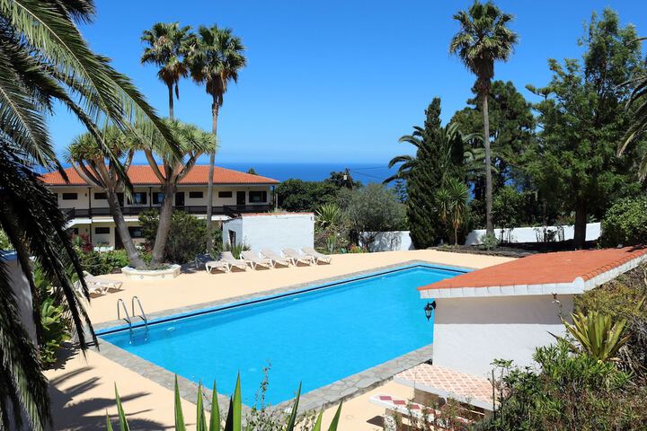 Pools & Facilities