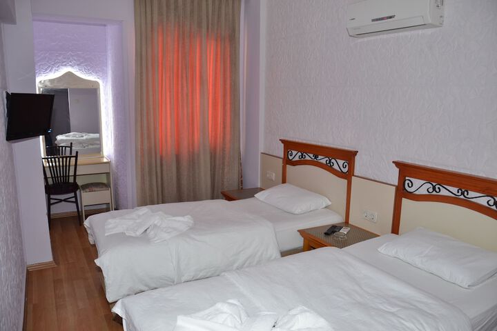 Room 15 of 28