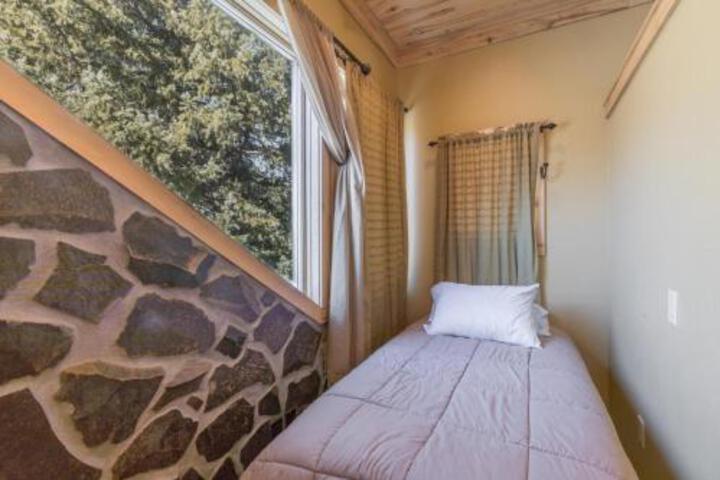Lotus Mountain Suites West Suite Condo in Ouray, CO