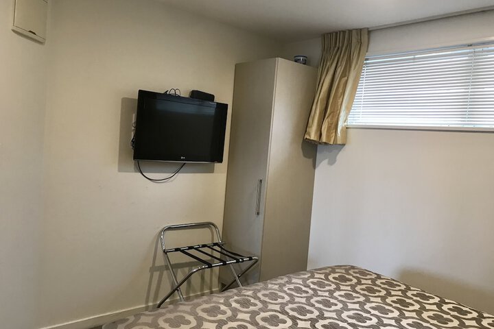 Room 11 of 52