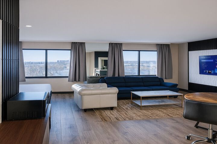Room 10 of 17
