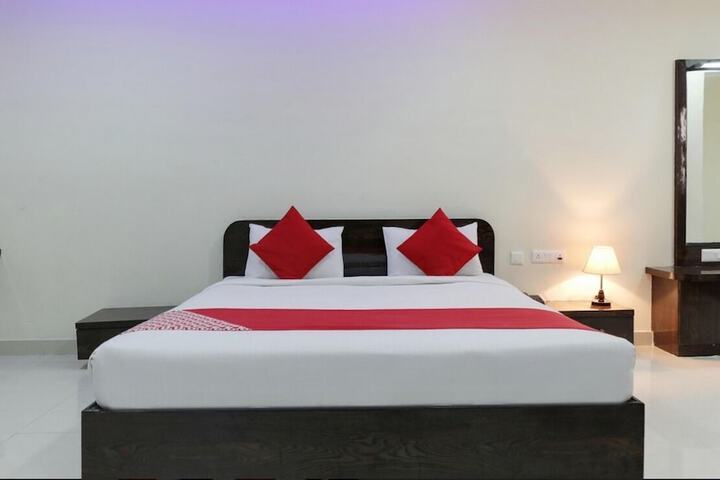 Room 3 of 20