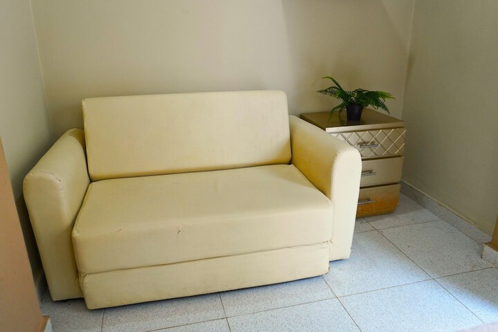 Room 5 of 6