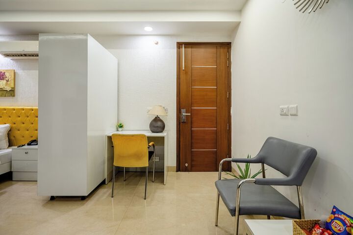 Room 40 of 77