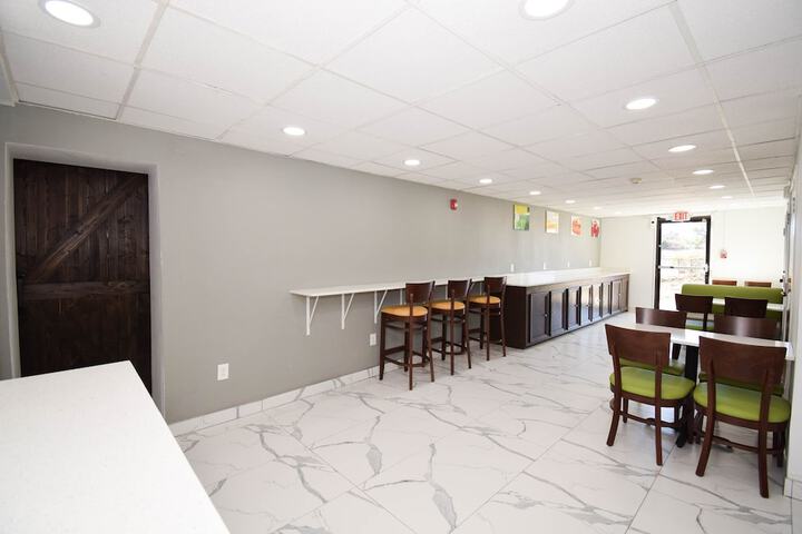 Breakfast area