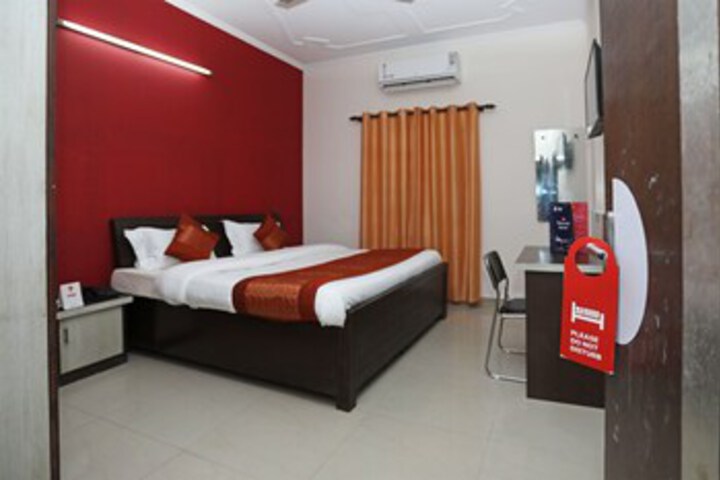 Room 18 of 21